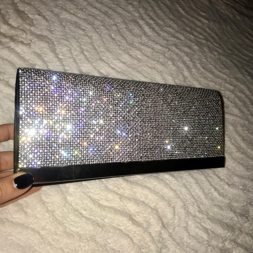 Nina Diamond Studded Clutch💎